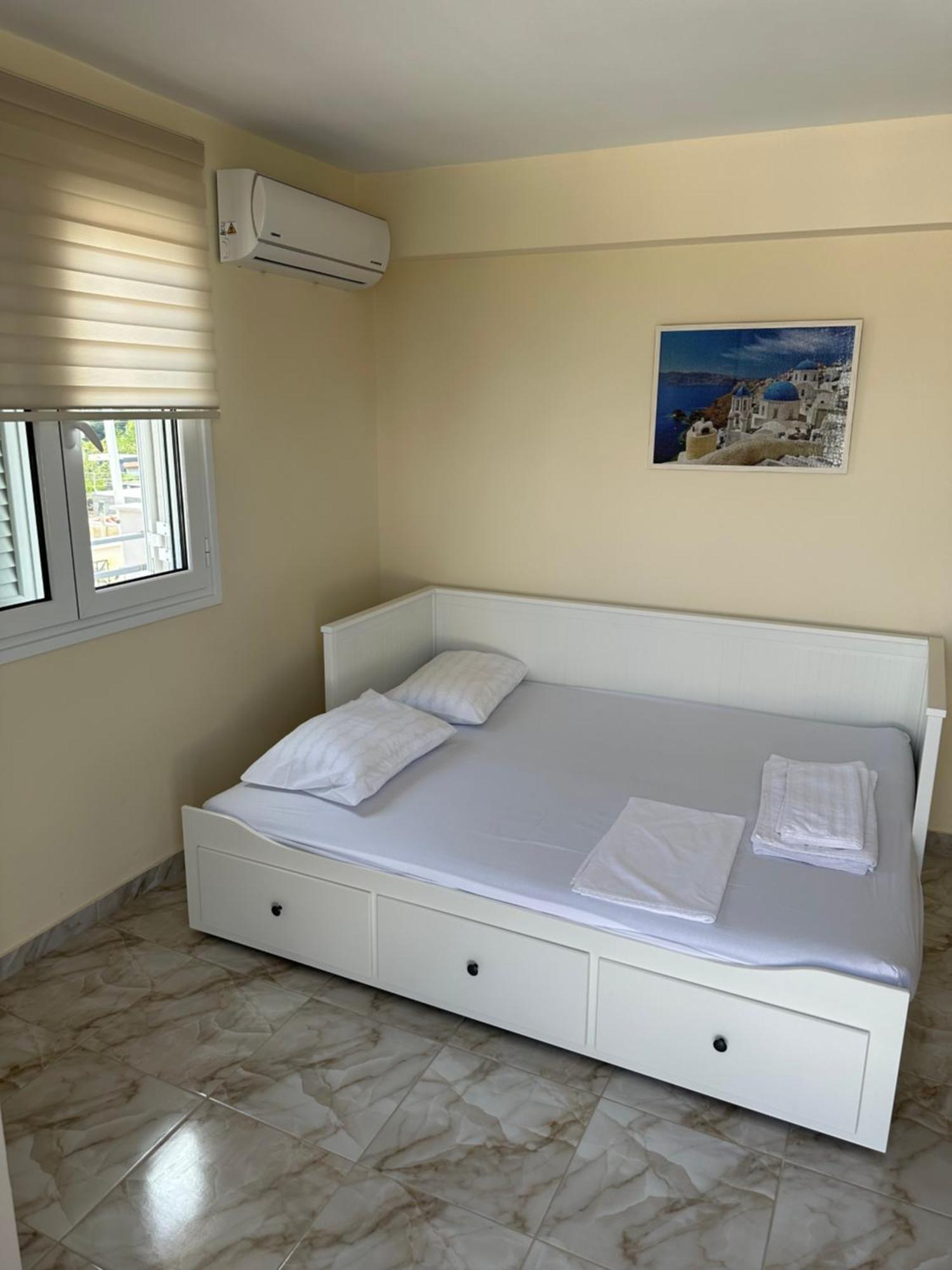 Eretria Apartment Exteriör bild